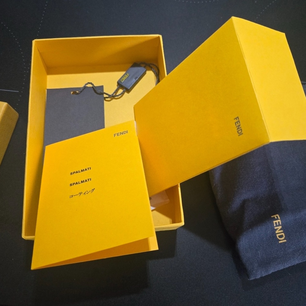 Fendi Burgundy Card Holder. Full inclusion with coa. - Picture 8 of 10